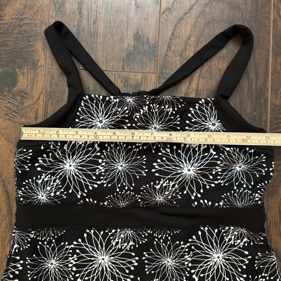 Soybu Small Black and White Floral Yoga Dress - Picture 6 of 8